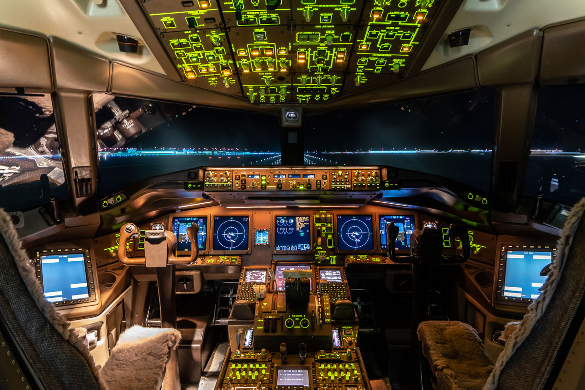 777-cockpit